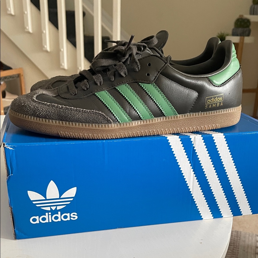 Rare Men’s Addidas Samba charcoal grey & Green leather great condition